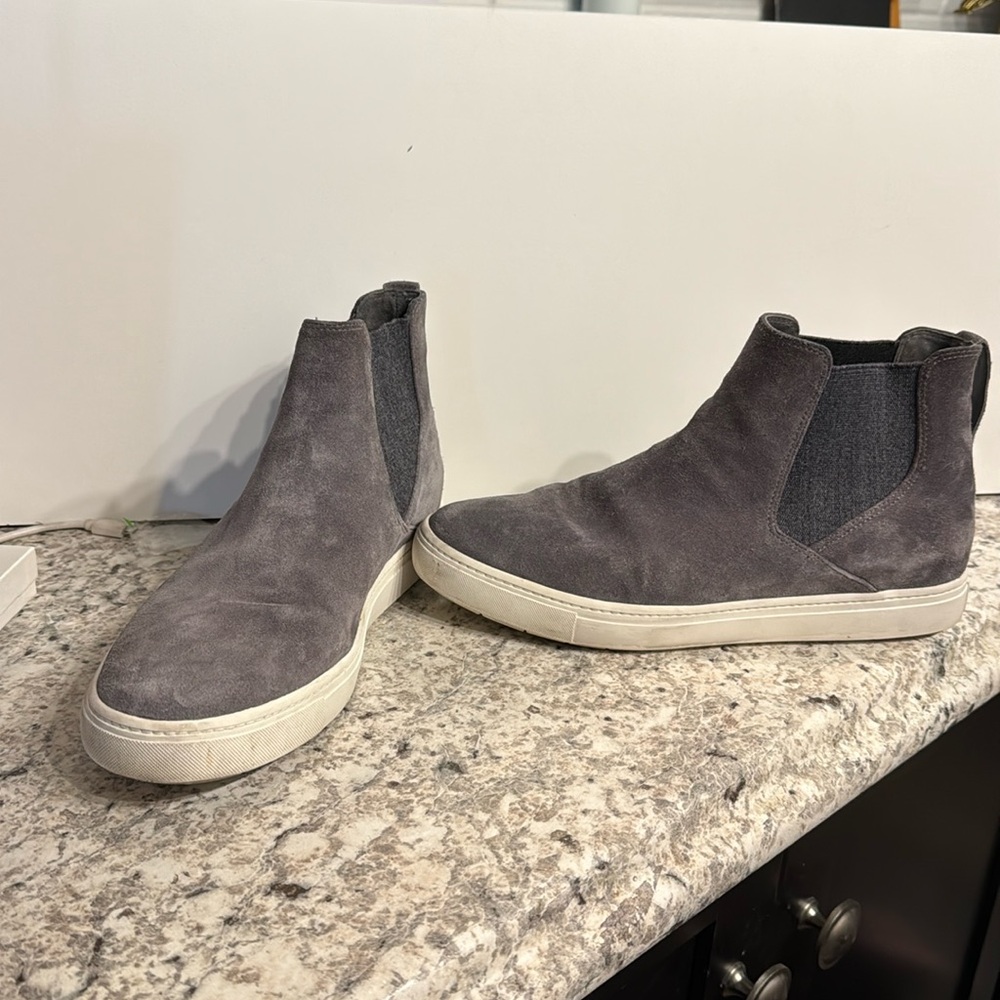 Vince newlyn ceramic suede sneaker in box